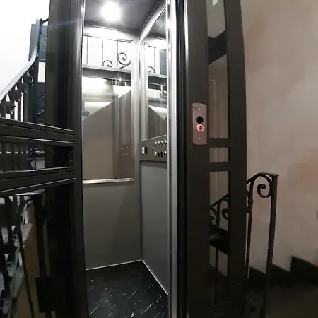 A Cento Passi Dal Colosseo Apartment Rome