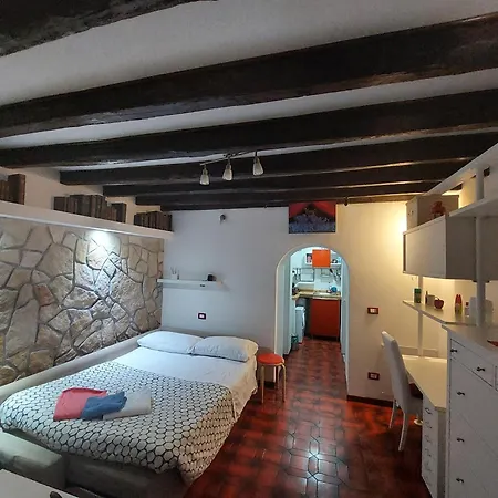 A Cento Passi Dal Colosseo Apartment Rome